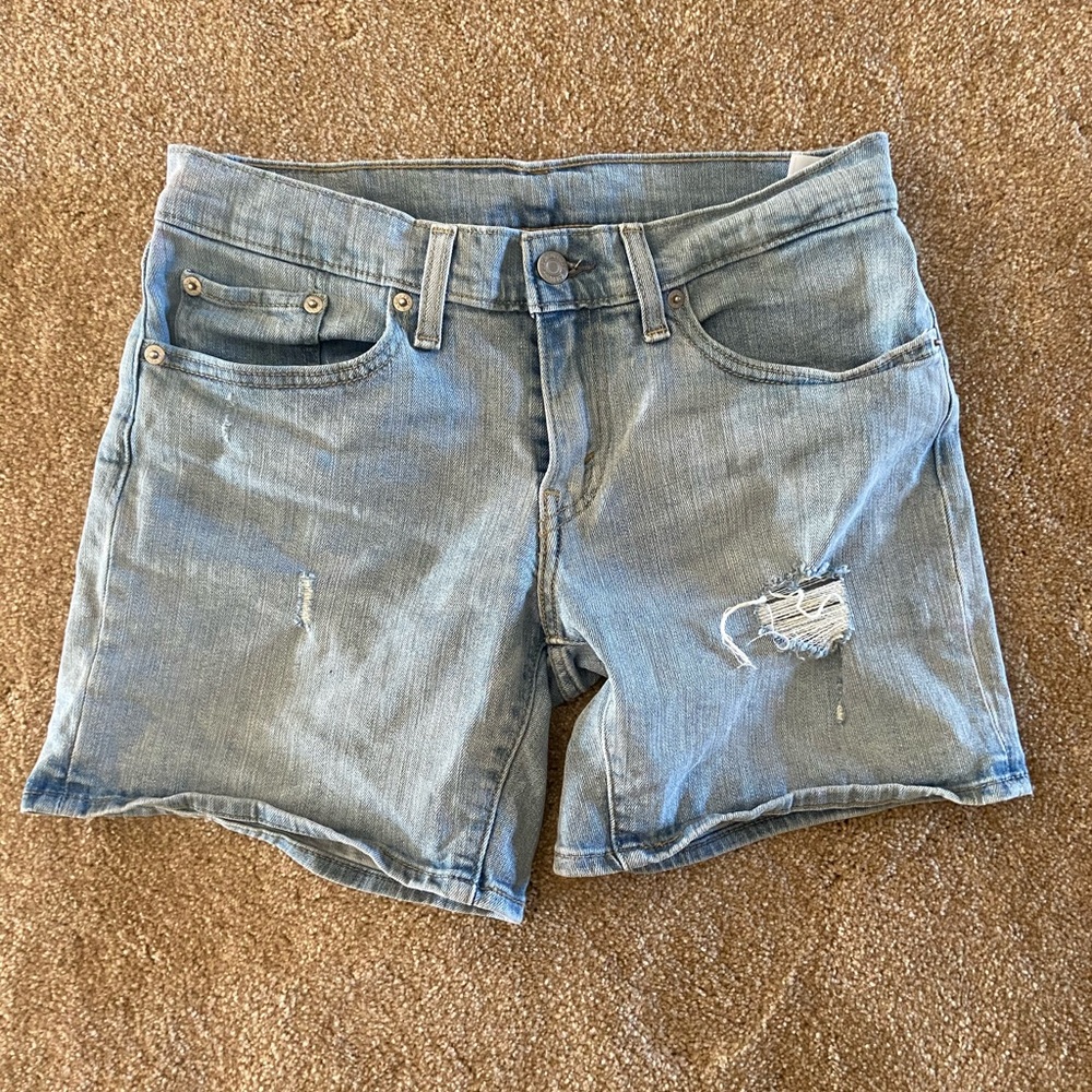 Levi’s Medium Length Light Wash Shorts